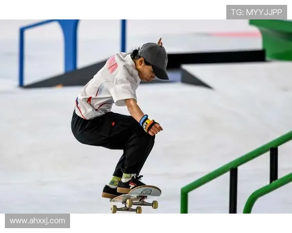 南京攀岩队在滑板精英赛中以52分稳居积分榜首位